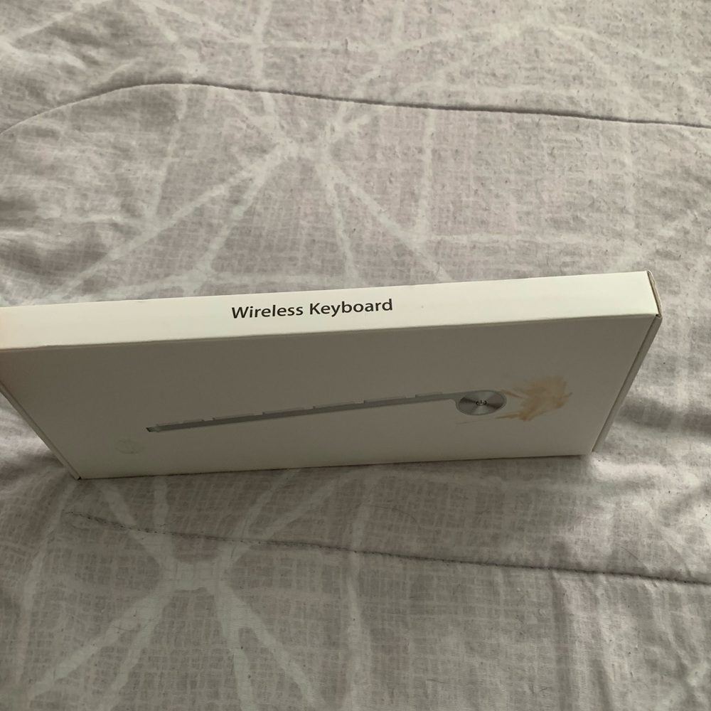 Apple Bluetooth wireless keyboard